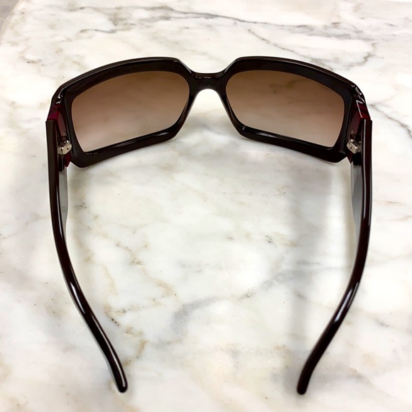 Authentic Sunglasses by Gucci - Picture 3 of 5